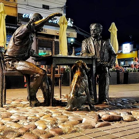 Akvarius Ni Dış mekan fotoğraf
